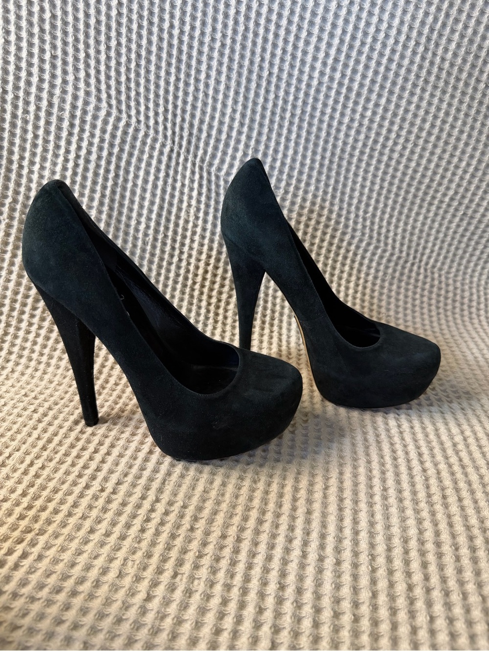 Alejandro Ingelmo Black Suede Hidden Platform Pumps Size 38 US 7.5-8 y2k